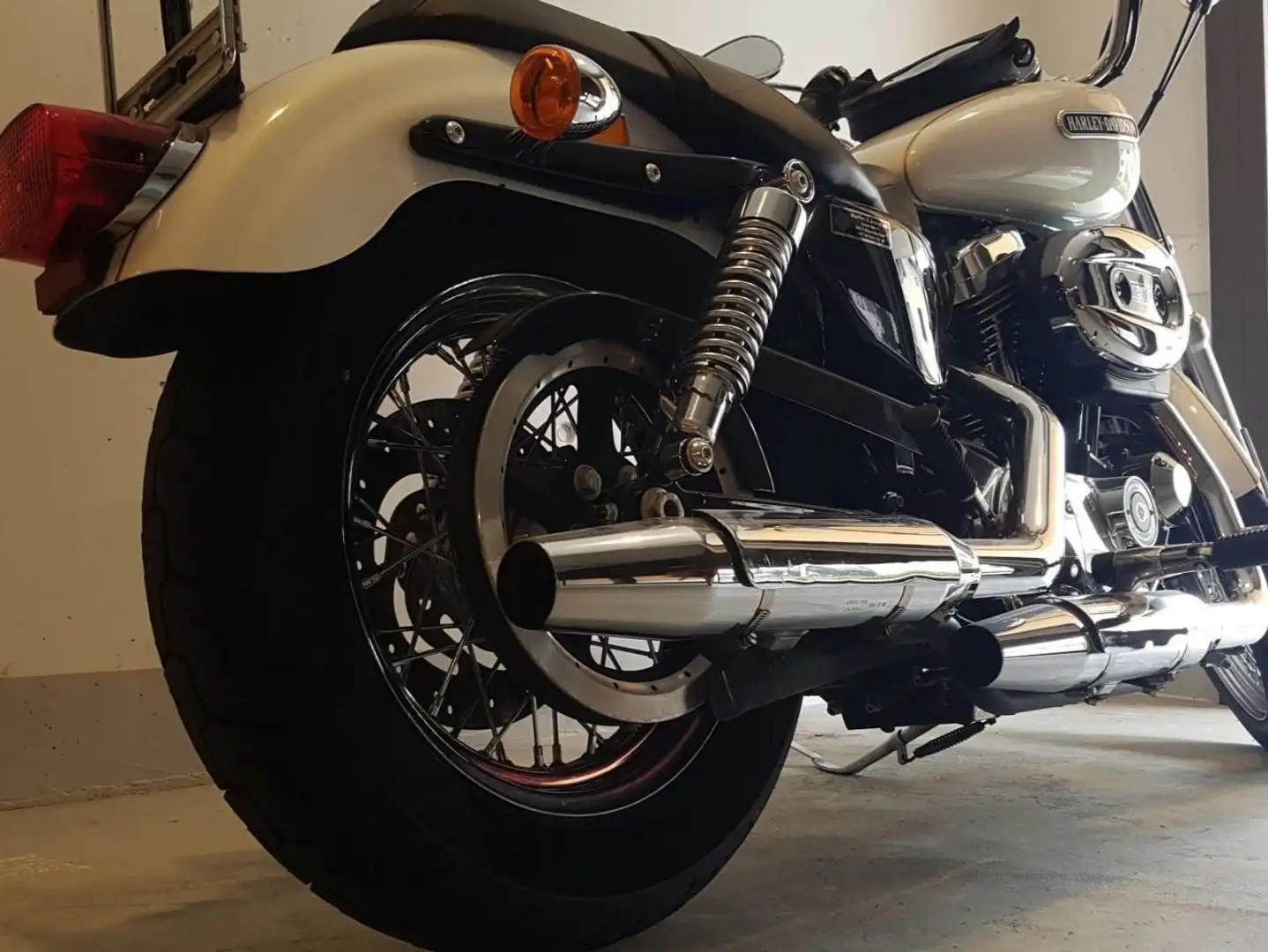 Harley-Davidson Sportster 1200 White - 2