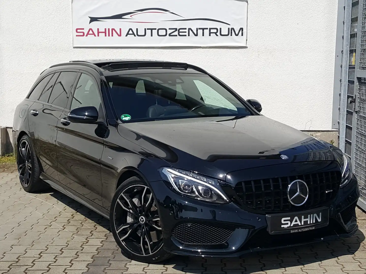 Mercedes-Benz C 43 AMG T 4Matic Pano Stdhzg AHK AssPak+ ILS HUD Nigh Burm Schwarz - 2