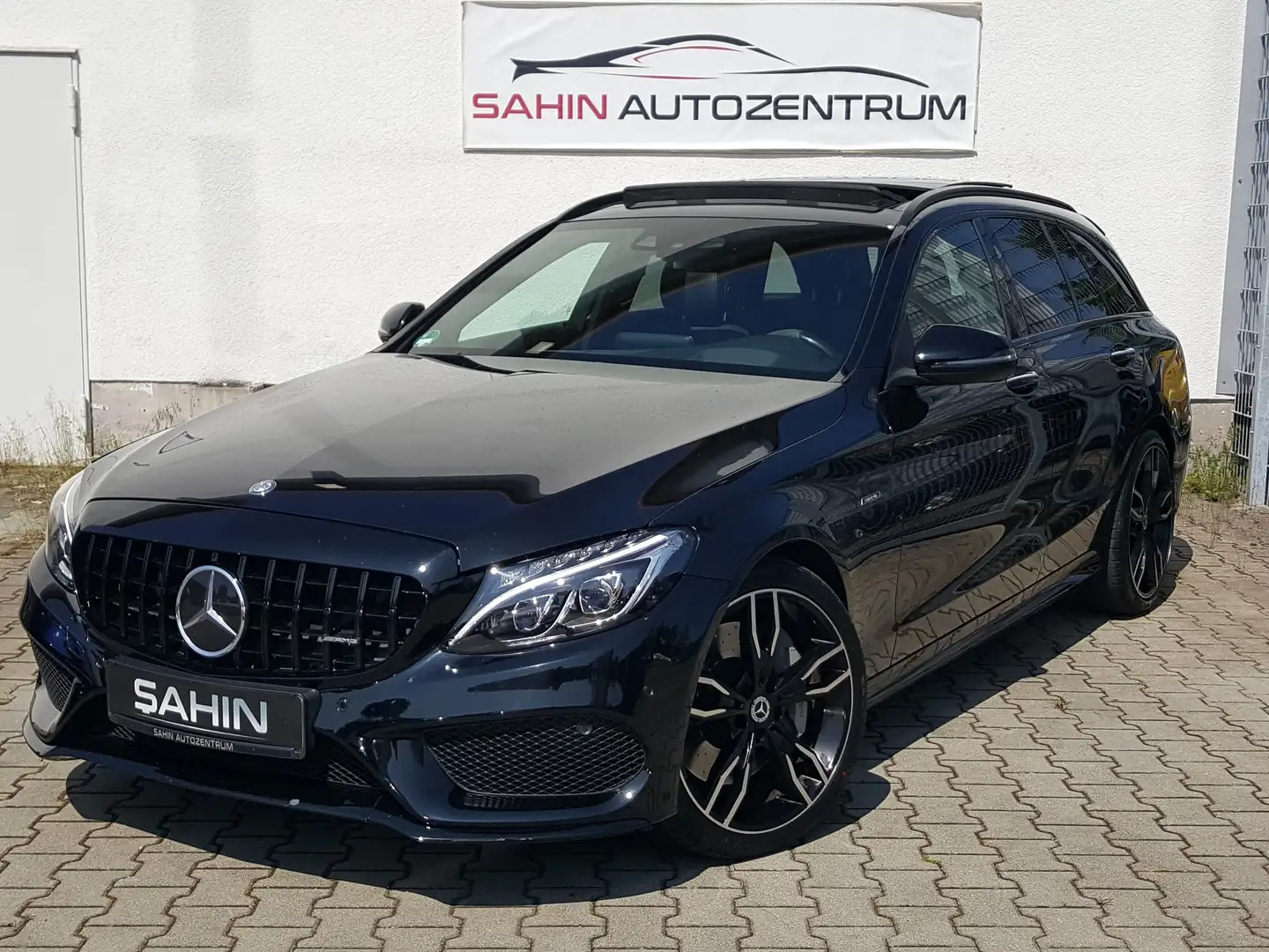 Mercedes-Benz C 43 AMG T 4Matic Pano Stdhzg AHK AssPak+ ILS HUD Nigh Burm Schwarz - 1
