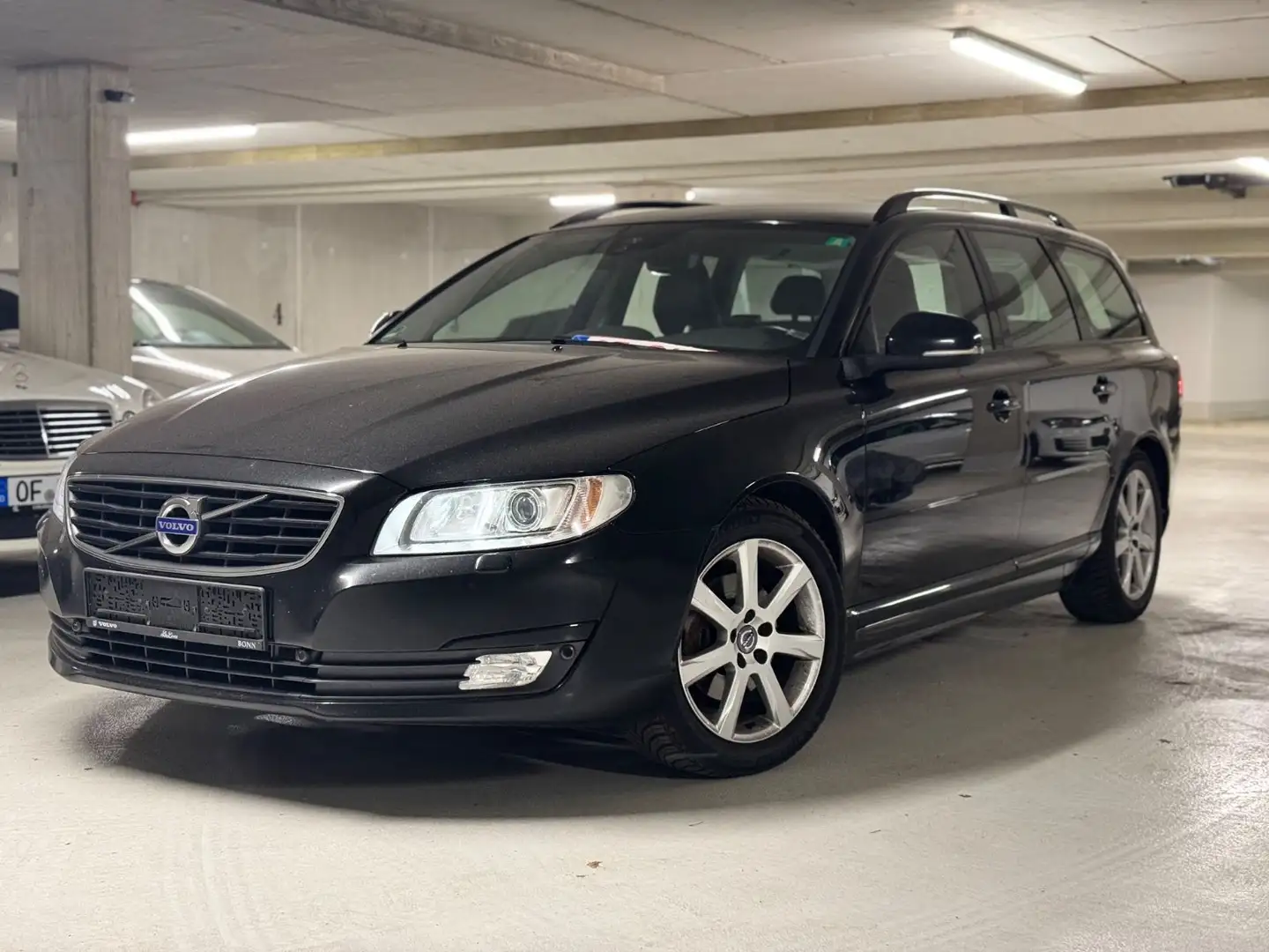 Volvo V70 Kombi Linje Svart*1.Hand*Xenon*Navi Schwarz - 2