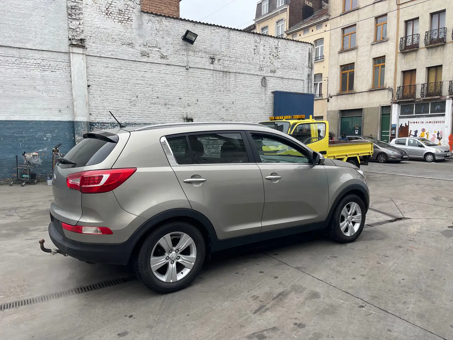 Kia Sportage 2.0i Deluxe Beige - 1
