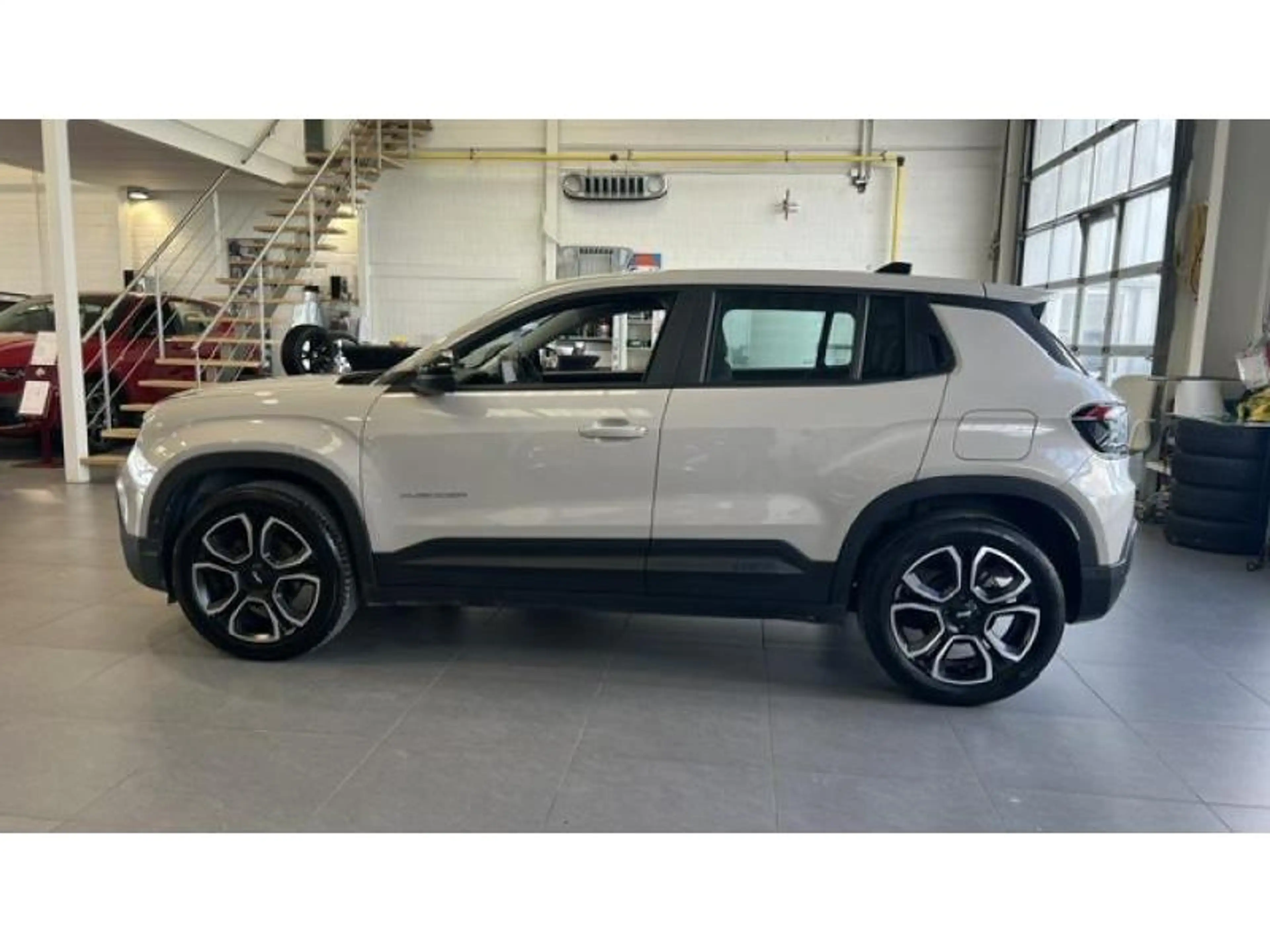 Jeep Avenger 1.2 Turbo Altitude — photo 2