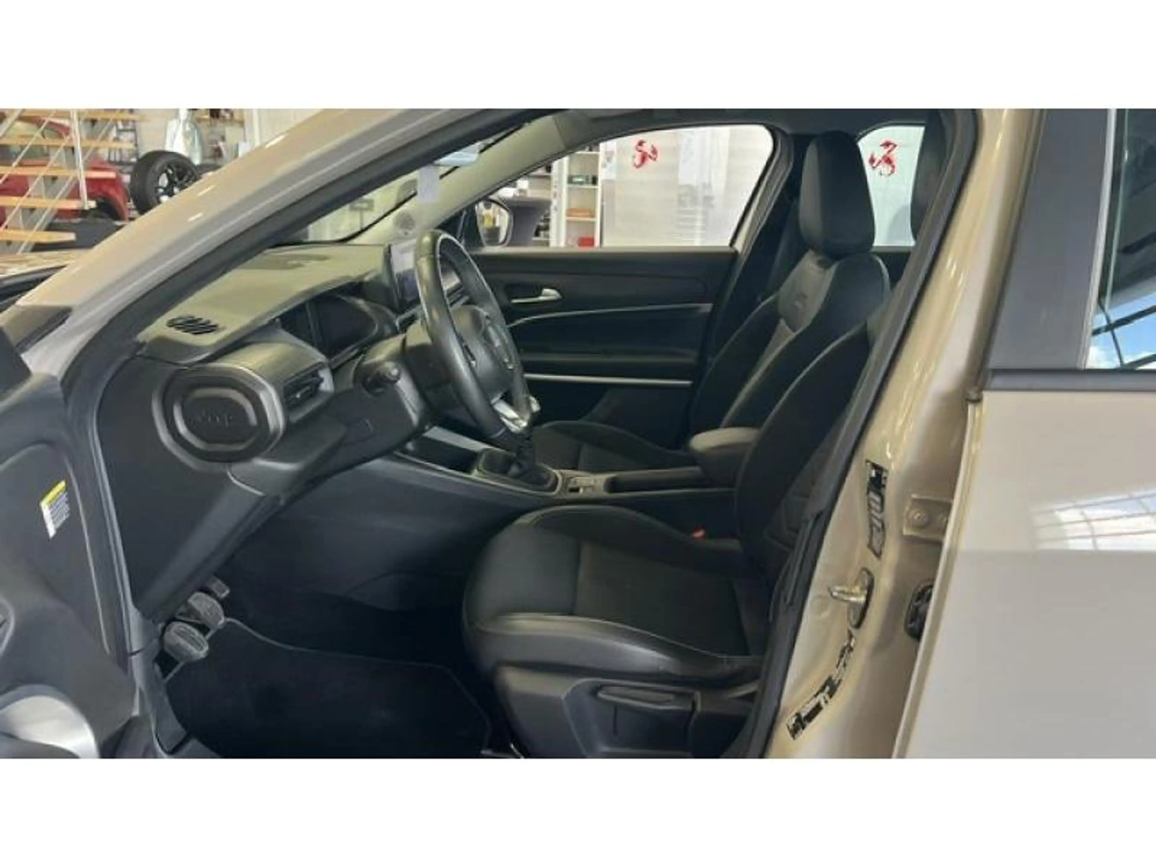 Jeep Avenger 1.2 Turbo Altitude — photo 9