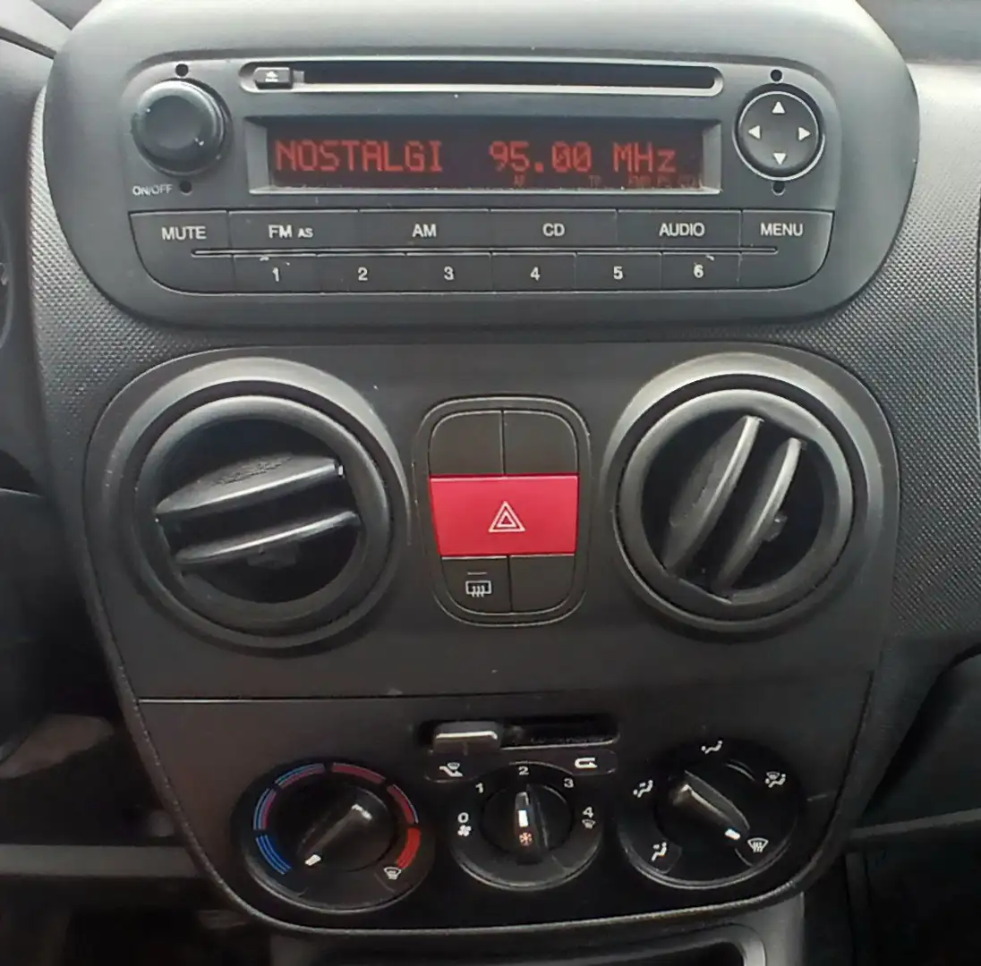 Fiat Qubo 14i 5 PL dir assistée vc vtel nouv distribution Wit - 2