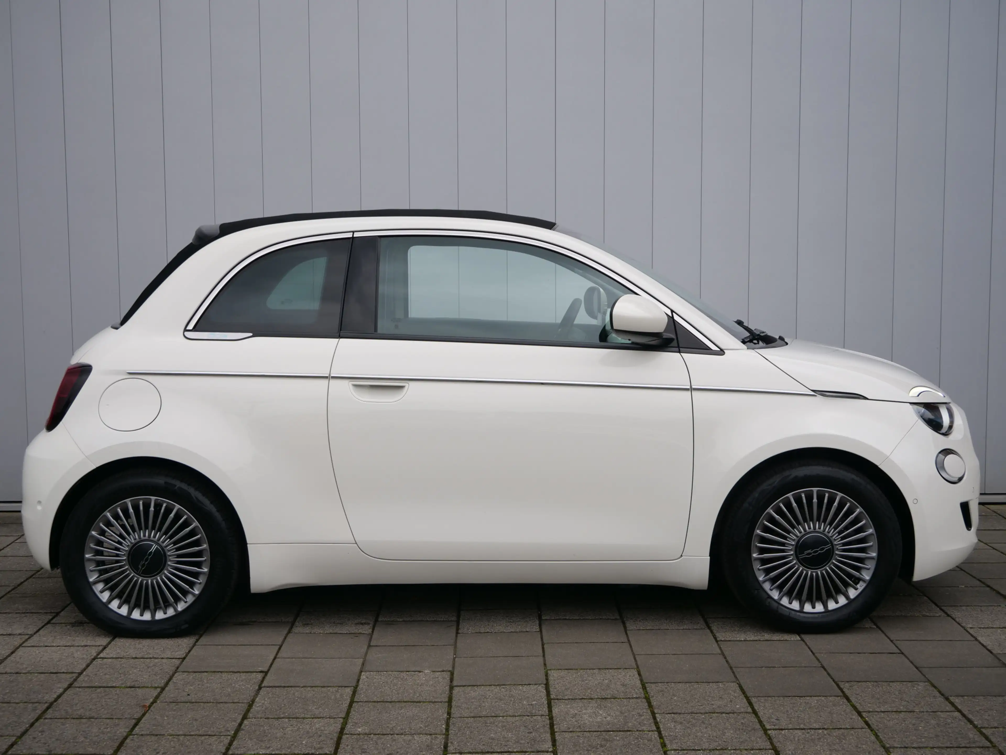 Fiat 500C Urban 42 kWh 119 Pk Automaat Apple Carplay / DAB / — photo 14
