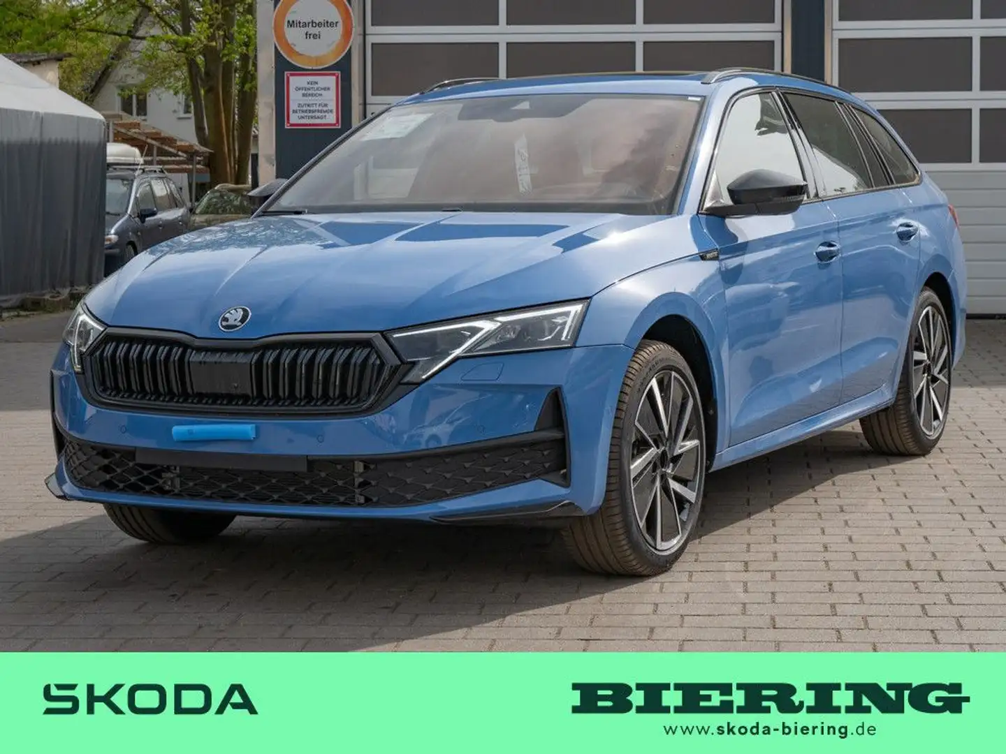 Skoda Octavia Combi 1.5 TSI mHEV Sportline PANO 360° Blau - 1