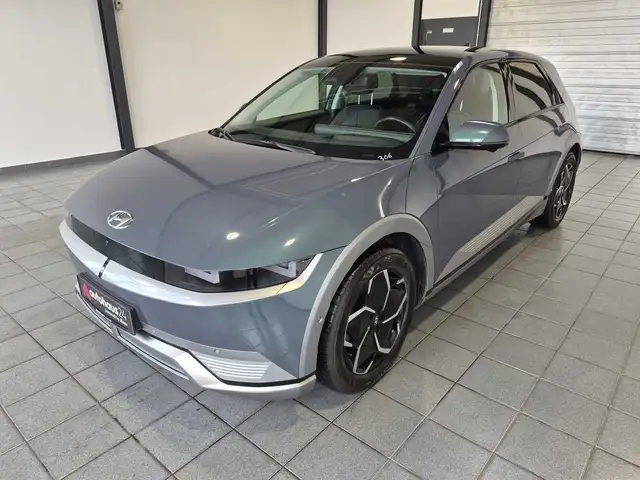 Hyundai Ioniq 5 view 3