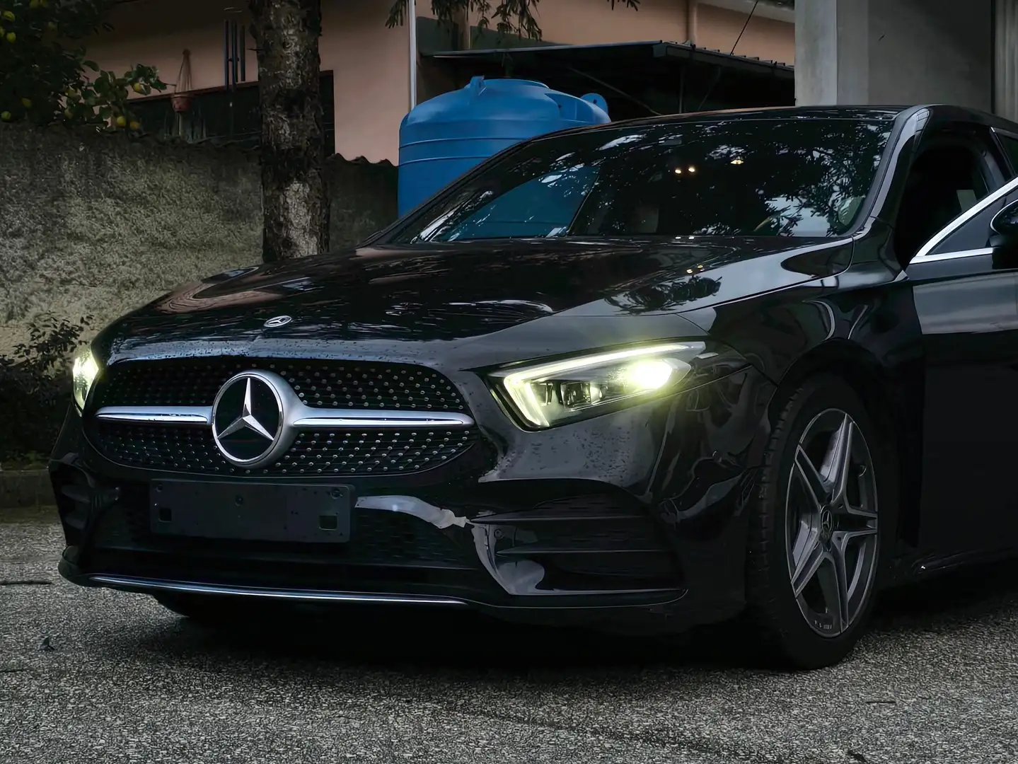 Mercedes-Benz 180 Classe A180 allestimento AMG line premium Černá - 2