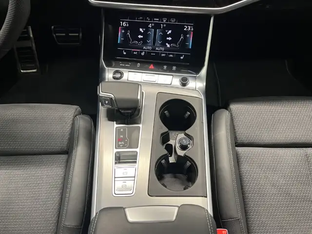 Audi A6 view 13