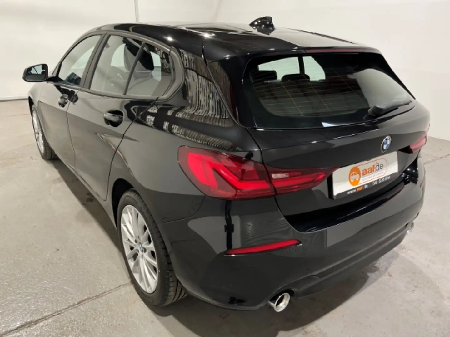 BMW 120 d Advantage Automatik EU6d Navi LED Virtual Cockpi Schwarz - 2