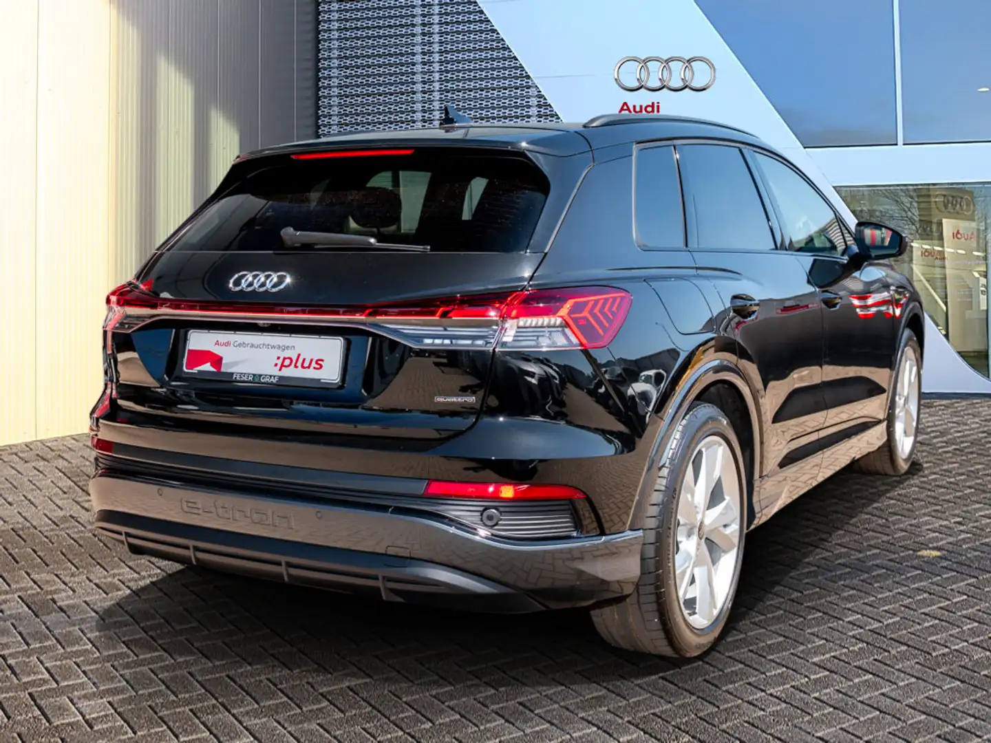 Audi Q4 e-tron 55 S line /LED/ACC/HuD/Navi+/AHK/Kamera Schwarz - 2