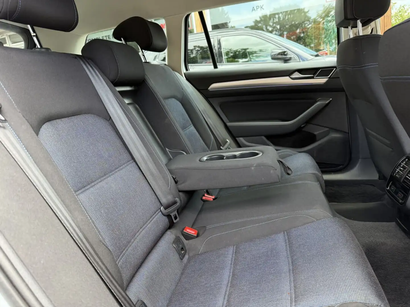 Volkswagen Passat Variant GTE Connected Series Aut., Navi | Clima | Trekhaak Grau - 2