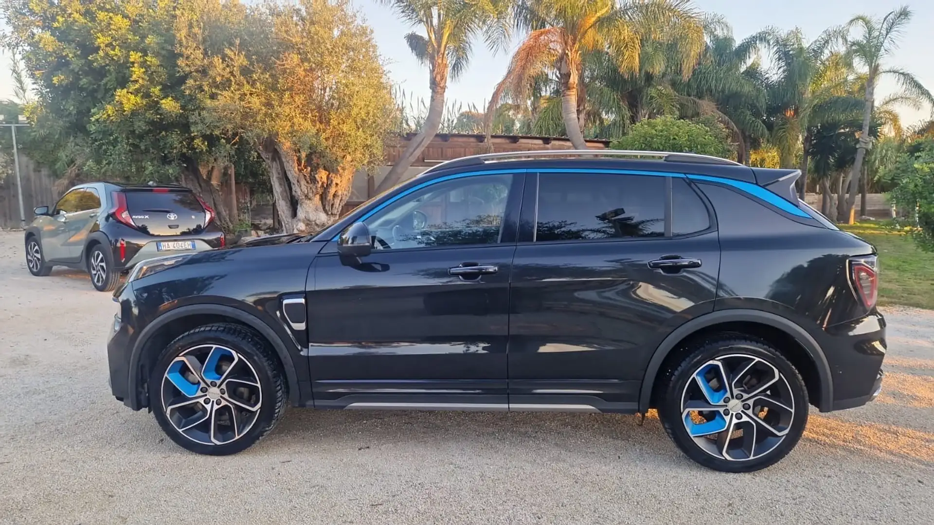 Lynk & Co 01 01 1.5 td phev GOMMATA NUOVA E TAGLIANDATA Nero - 1