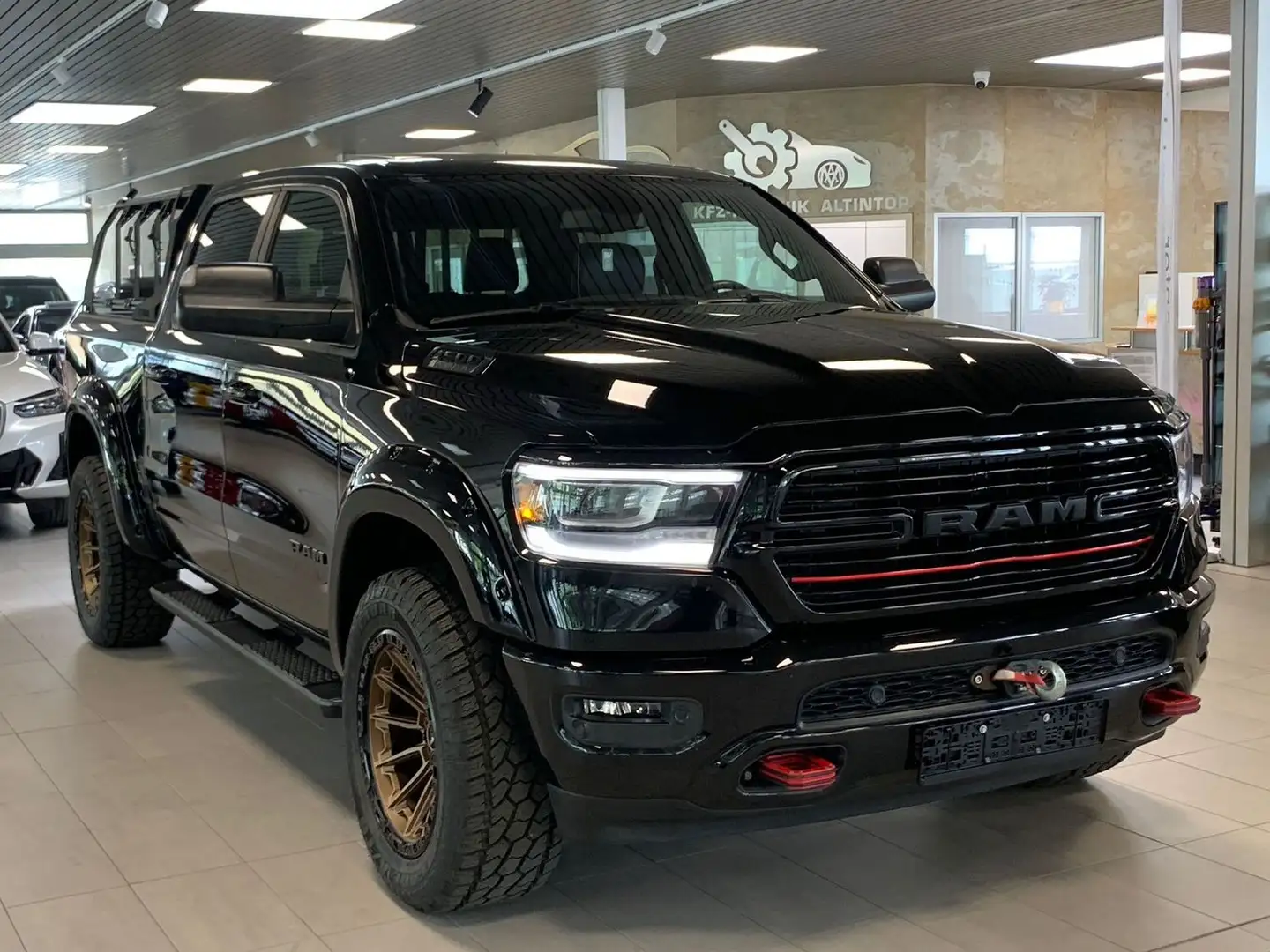 Dodge RAM 1500  LARAMIE 4x4 Crew Cab 5,7l V8 HEMI LPG Negro - 1