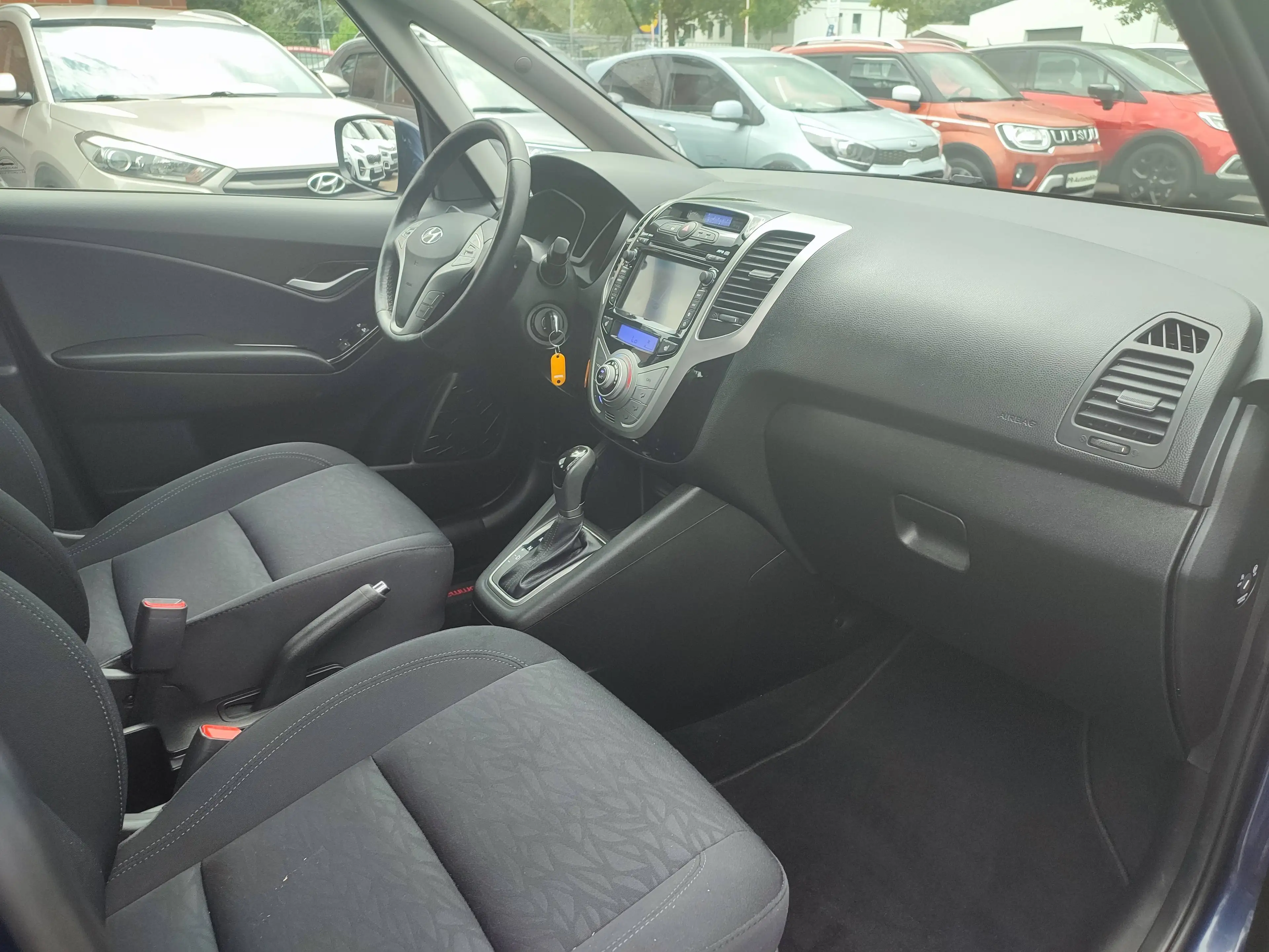 Hyundai iX20 Automatik/Navi+Cam/Alufelgen/Klimaautomatik — photo 11