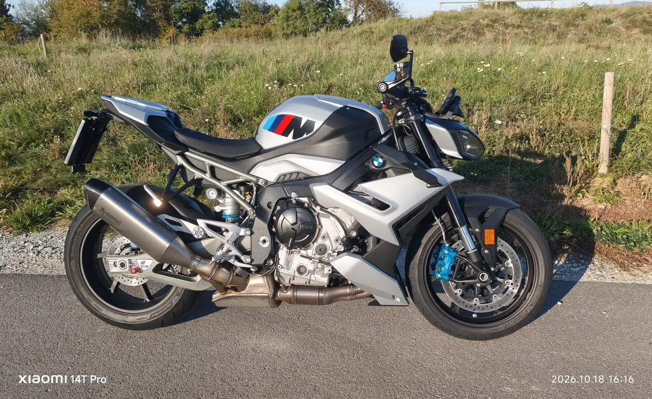 BMW M 1000 R
