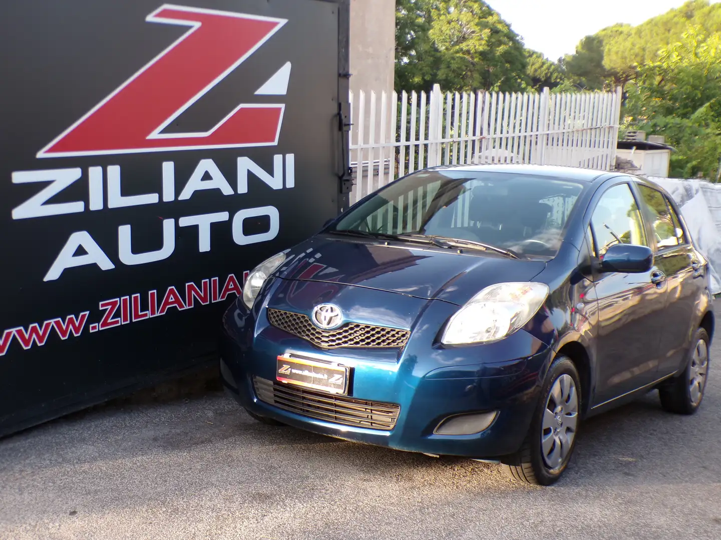 Toyota Yaris Yaris 5p 1.0 Blu/Azzurro - 1