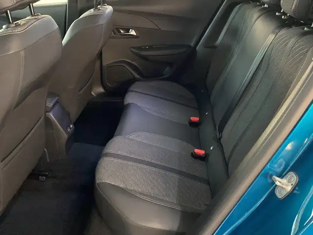 Peugeot 2008 view 12