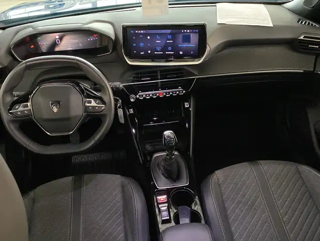 Peugeot 2008 view 4