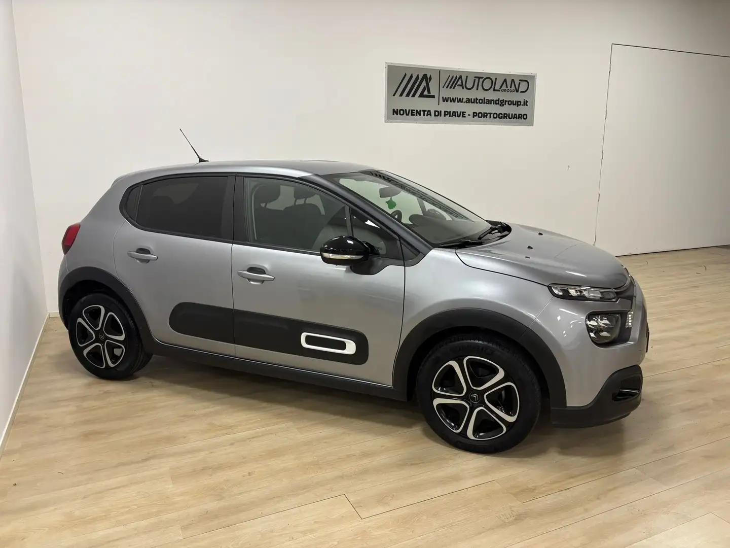 Citroen C3 C3 III 2017 1.2 puretech ***NEOPATENTATI*** Grau - 2