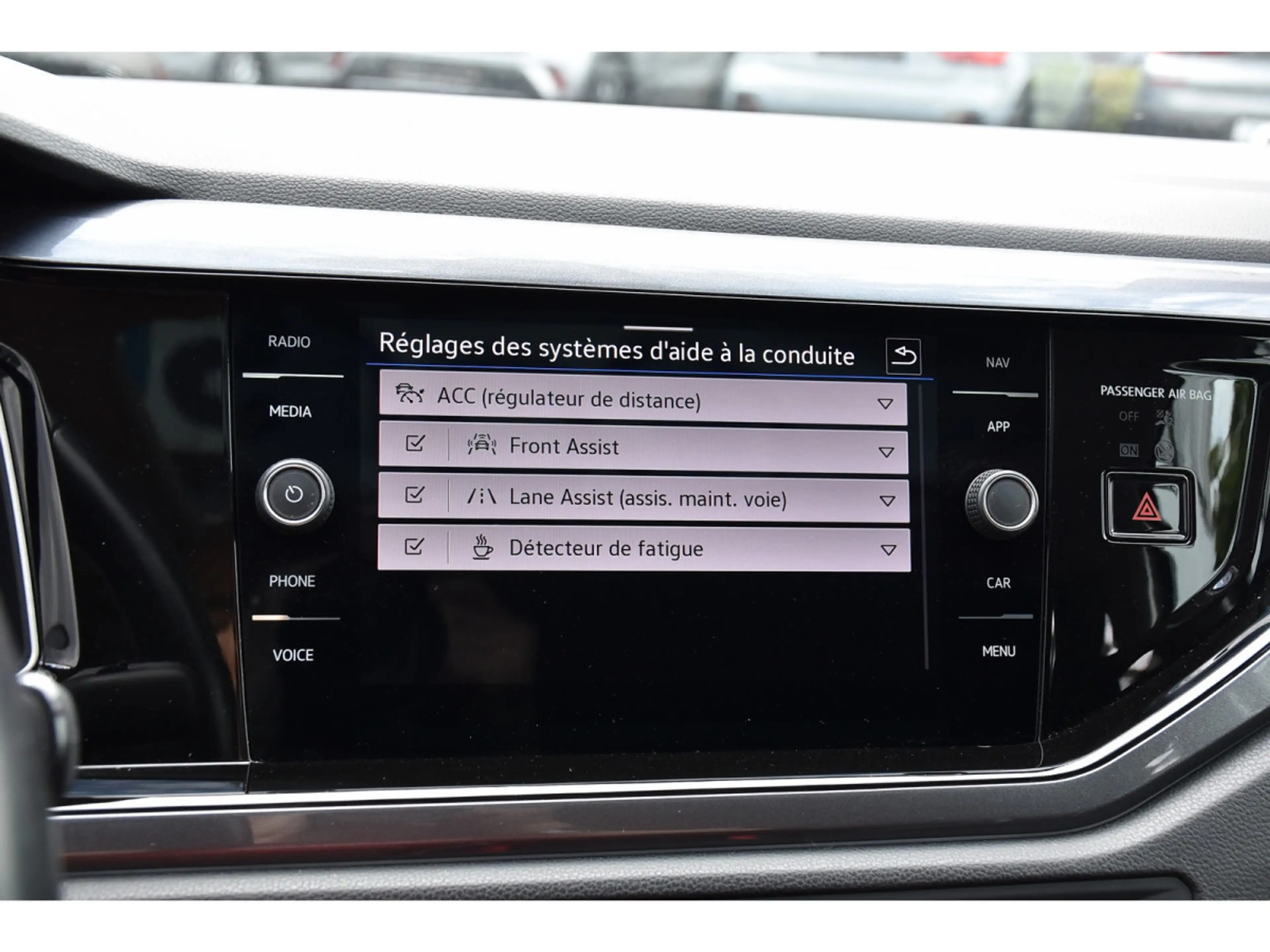 Volkswagen Taigo 1.0 TSI Style DSG TO ACC TRAVEL LED ATT RMQ JA17 — photo 14