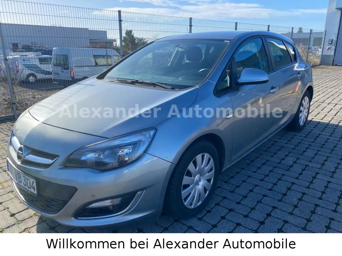 Opel Astra J Lim. 5-trg. Edition NAVI .EURO.5.TÜV NEU Plateado - 1