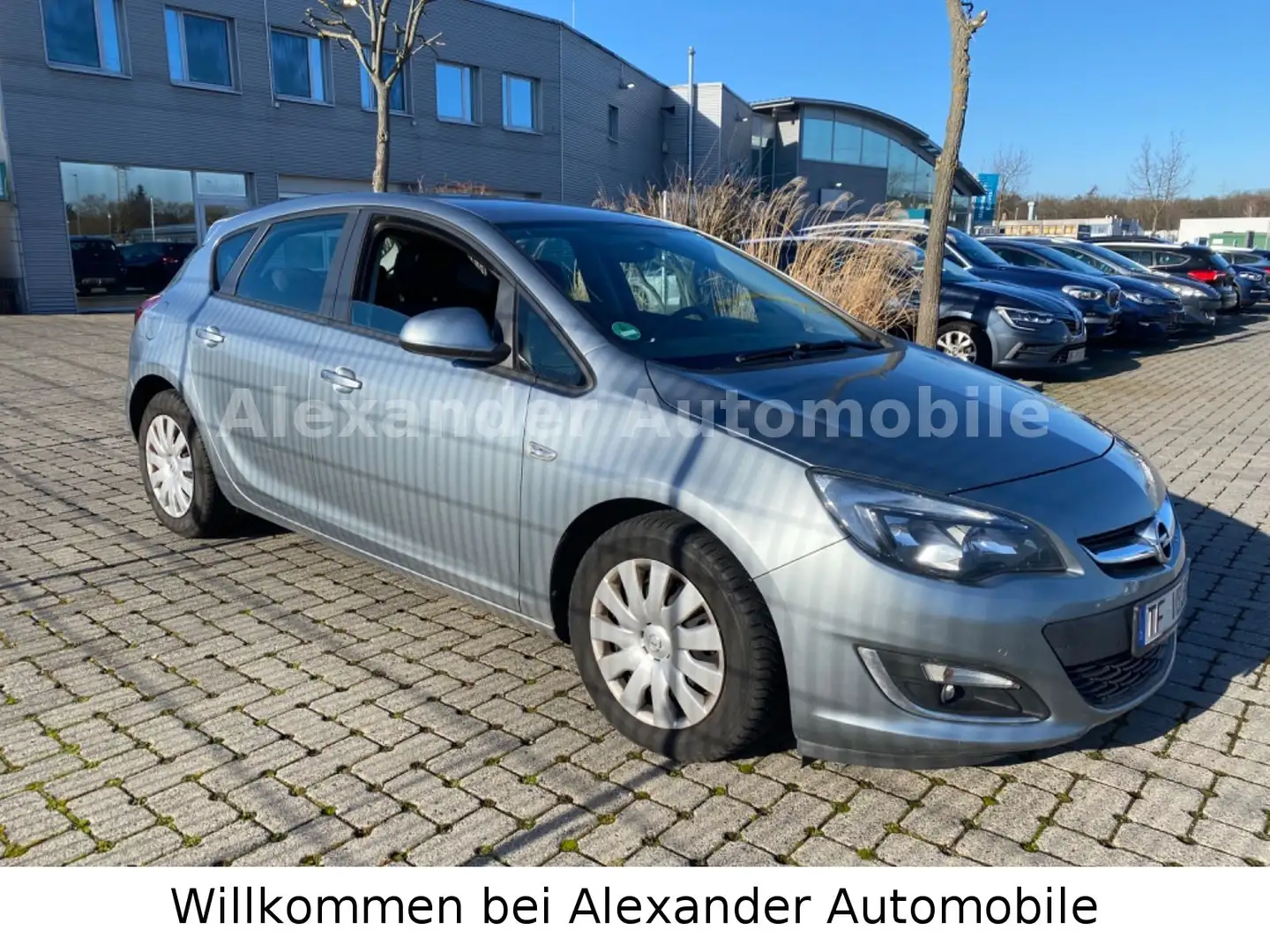 Opel Astra J Lim. 5-trg. Edition NAVI .TÜV NEU Argent - 1