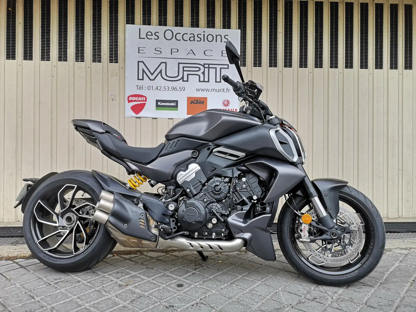 Ducati Diavel Gris - 1