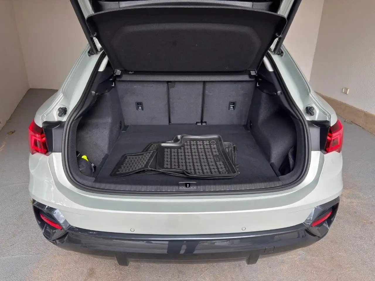 2023 Audi Q3 SPB 35 TDI, photograph 9