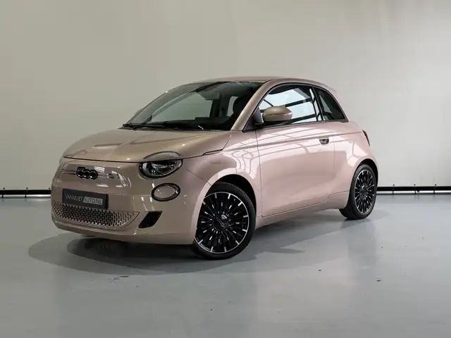 Fiat 500e Icon 42 kWh CAMERA 17 INCH VELGEN