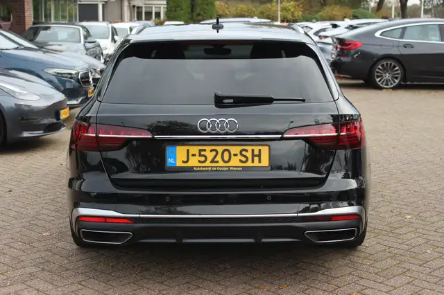 Audi A4 view 14