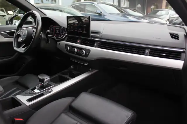Audi A4 view 12