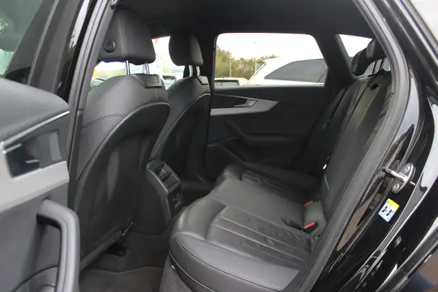 Audi A4 view 10