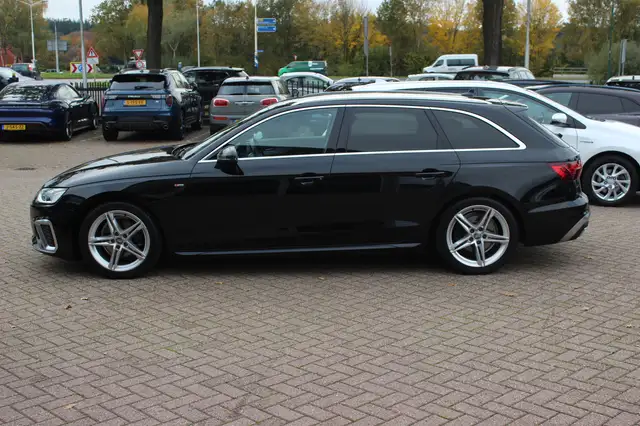 Audi A4 view 6