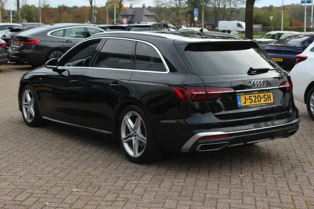 Audi A4 view 3
