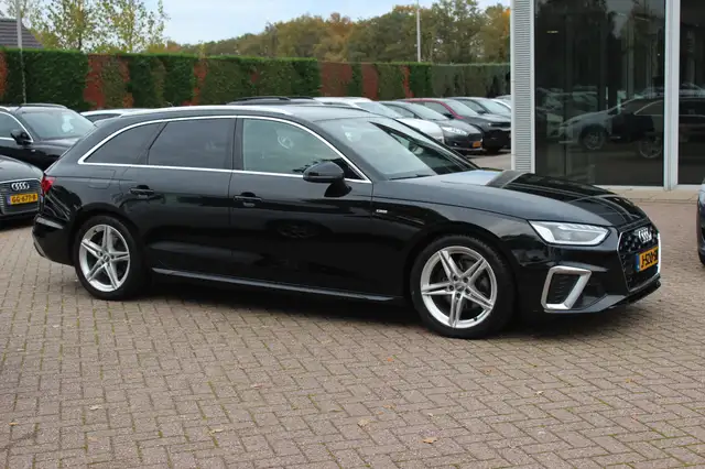 Audi A4 view 5