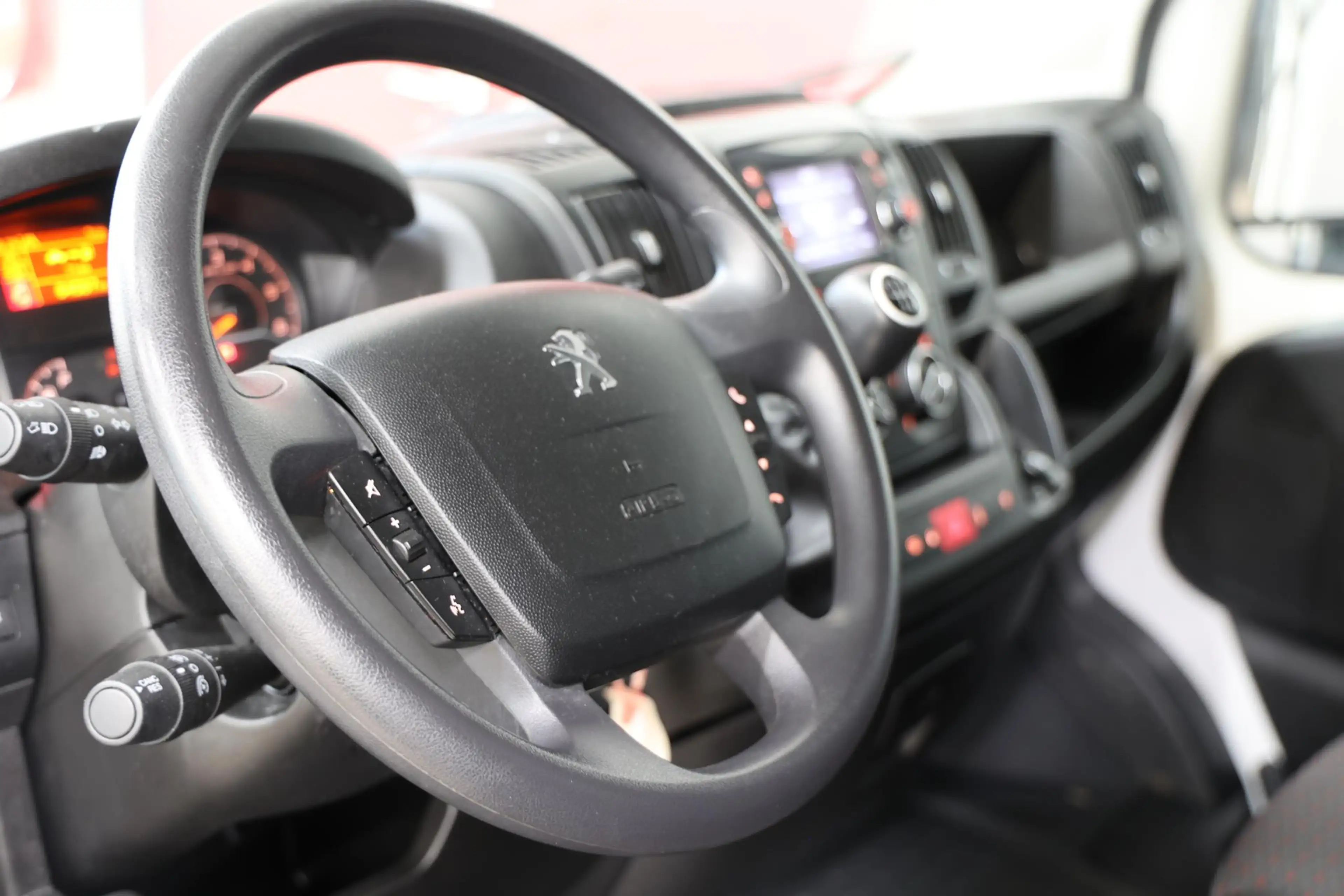 Peugeot Boxer 2.2 BlueHDi 140PK L4H3 — photo 7