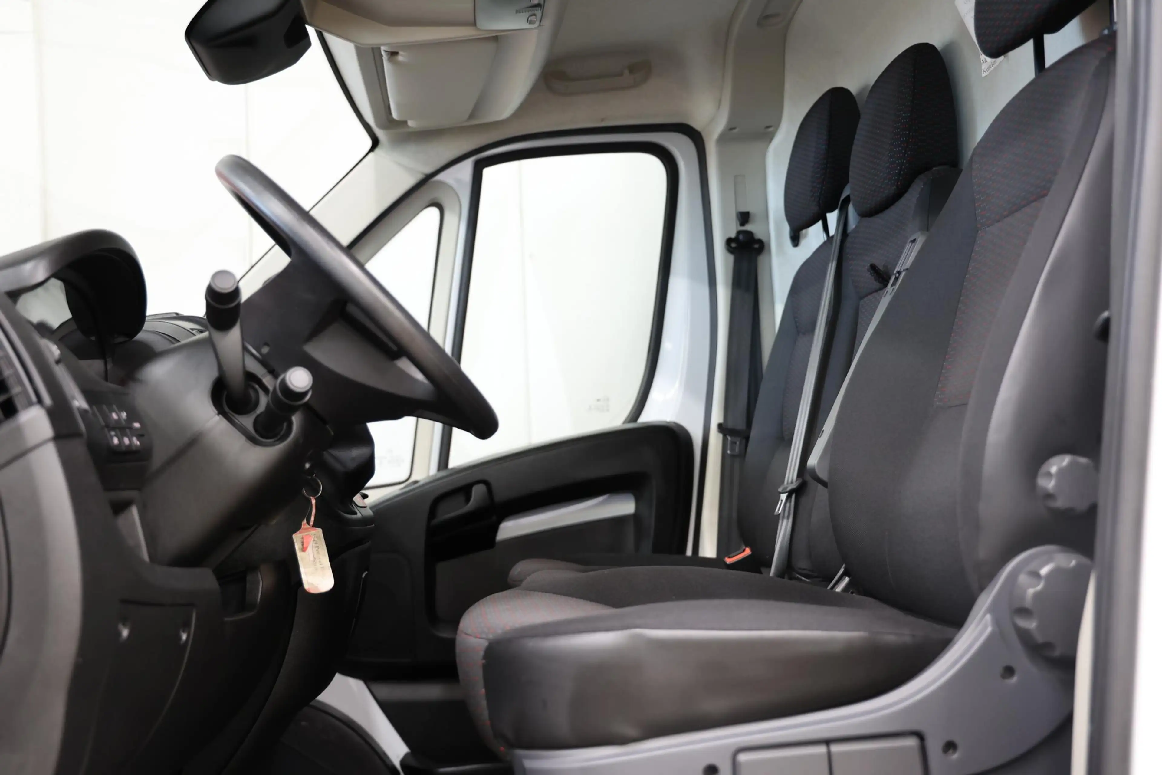 Peugeot Boxer 2.2 BlueHDi 140PK L4H3 — photo 11
