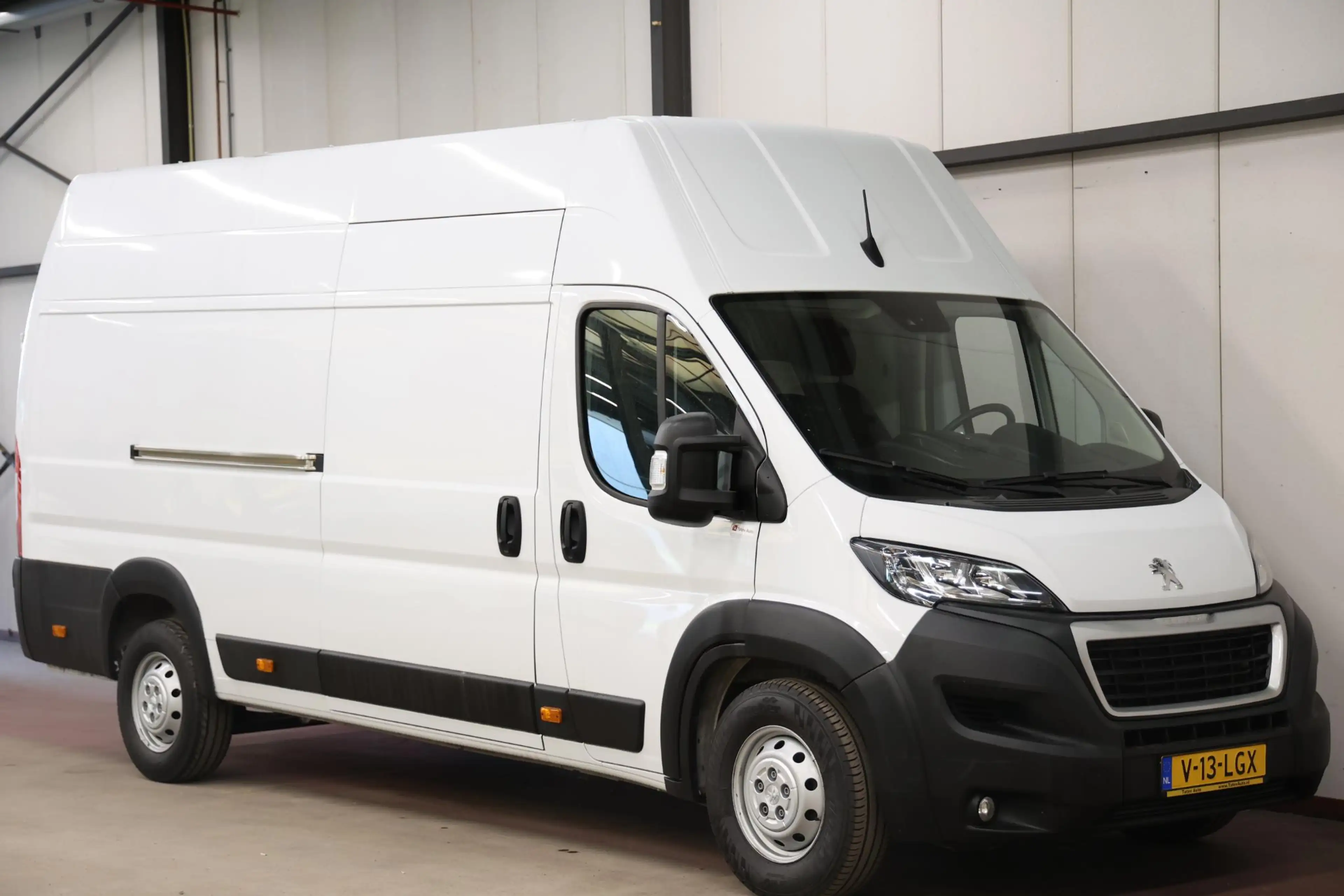 Peugeot Boxer 2.2 BlueHDi 140PK L4H3 — photo 3