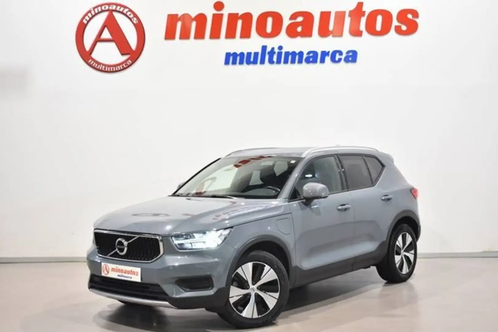 Volvo XC40 1.5 T5 261 CV 2WD MOMENTUM Gris - 2