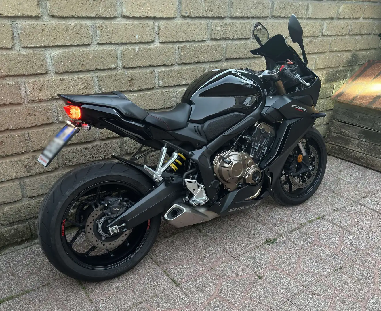 Honda CBR 650 R - 2