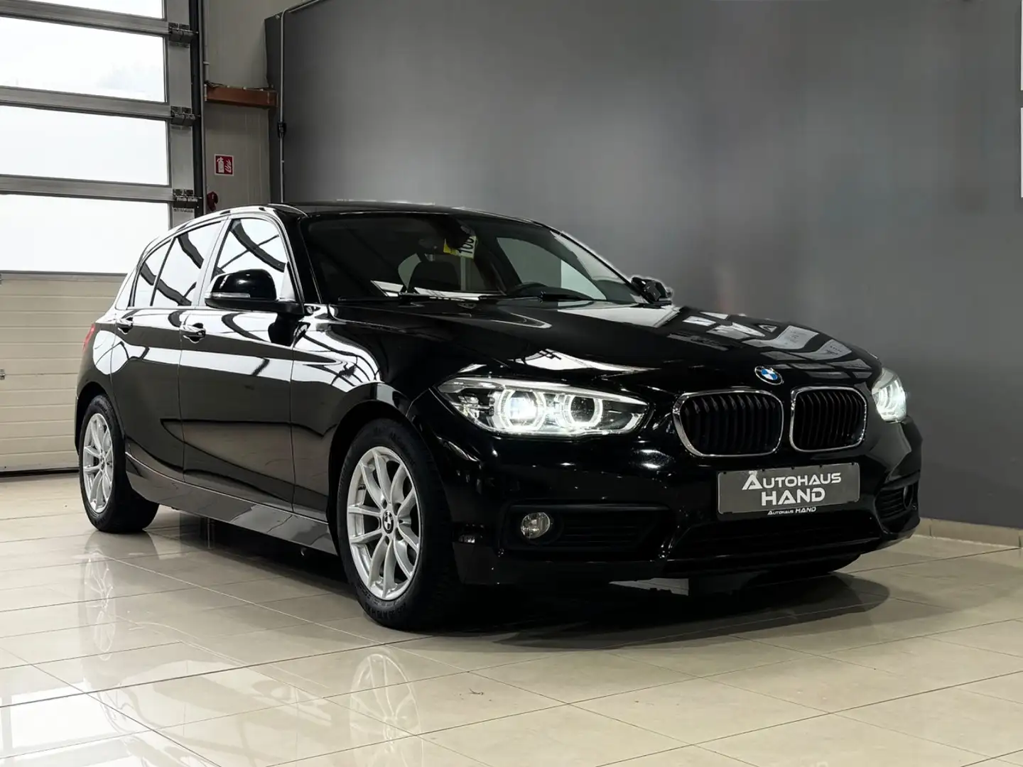 BMW 116 d*Efficient Dynamics*Baureihe*5-trg*Navi*LED* Noir - 1