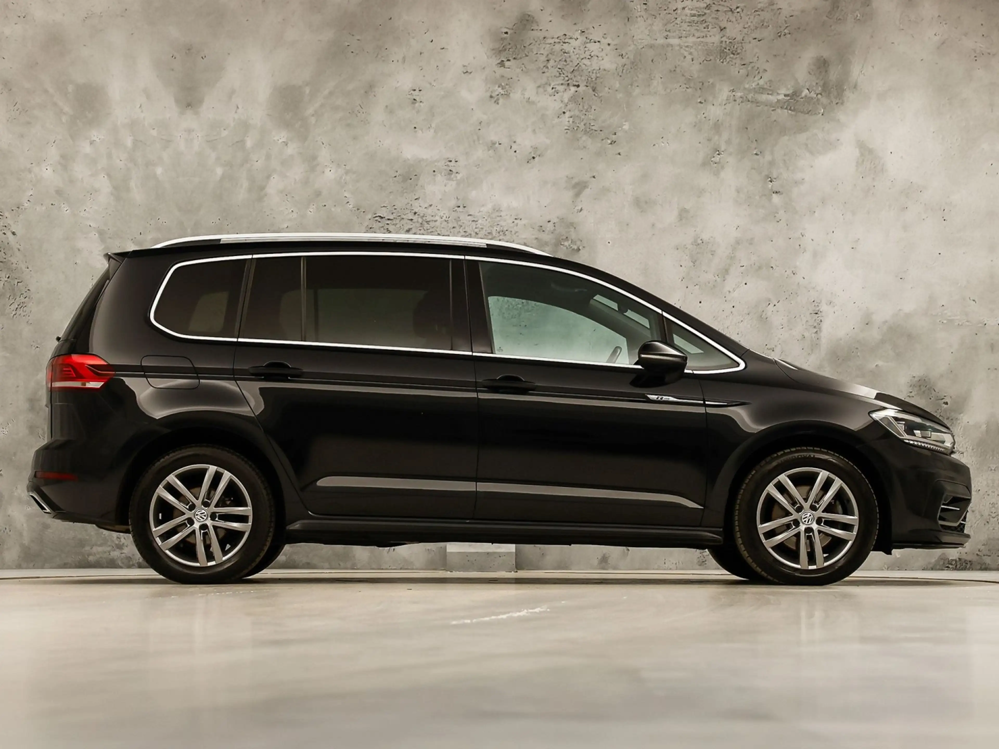 Volkswagen Touran 1.5 TSI R-Line Sport 7 Persoons 150Pk Automaat (2X — photo 4