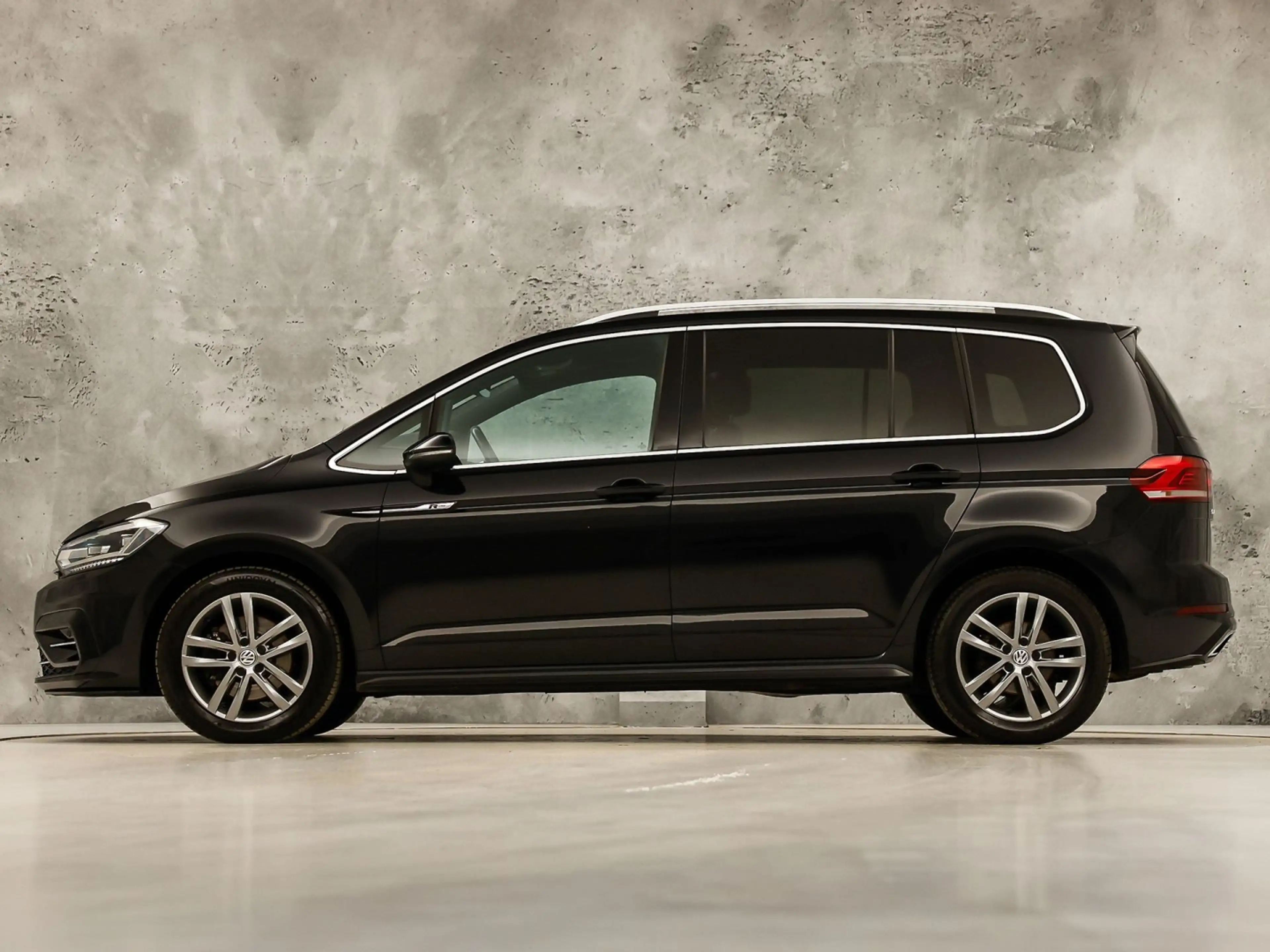 Volkswagen Touran 1.5 TSI R-Line Sport 7 Persoons 150Pk Automaat (2X — photo 2