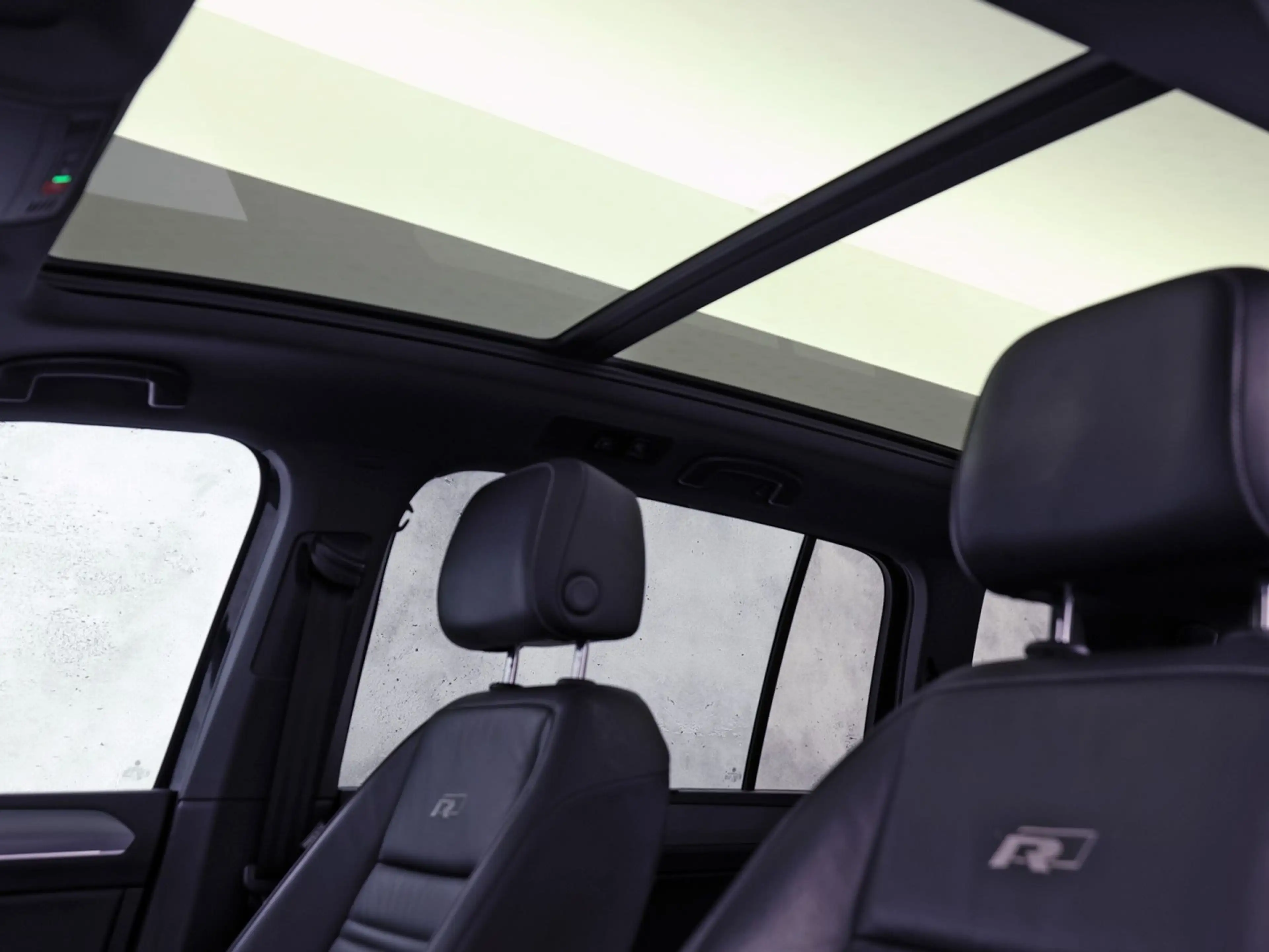 Volkswagen Touran 1.5 TSI R-Line Sport 7 Persoons 150Pk Automaat (2X — photo 8