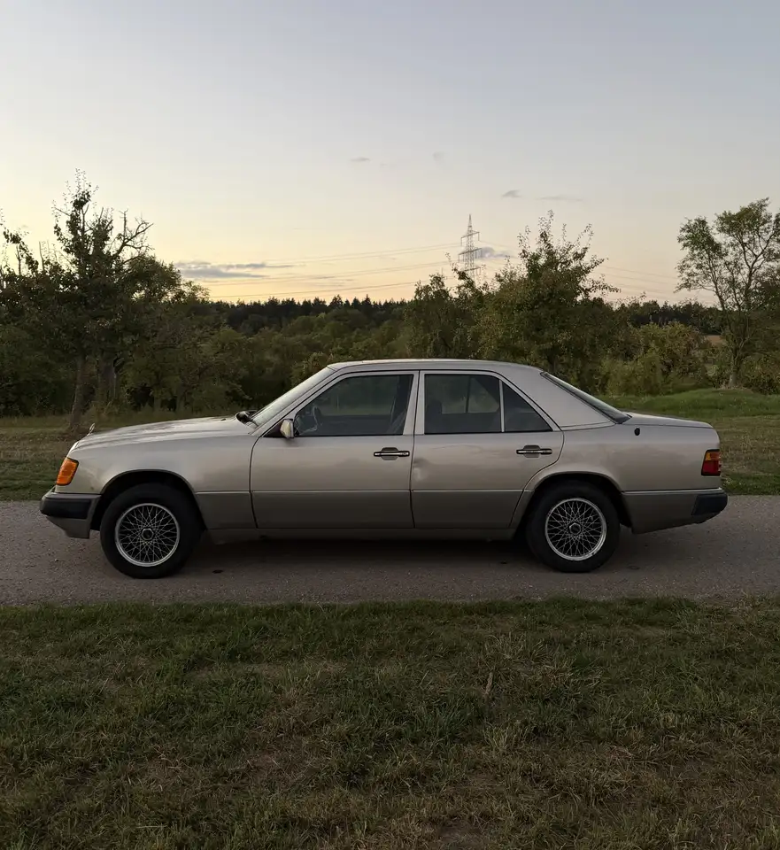 Mercedes-Benz E 200, foto 6