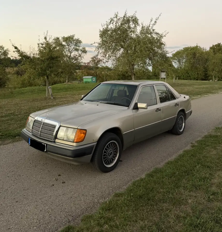 Mercedes-Benz E 200, foto 1