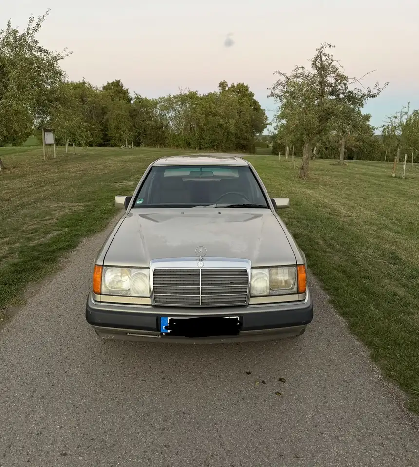 Mercedes-Benz E 200, foto 3