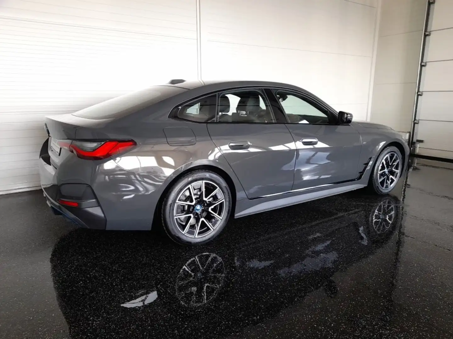 BMW i4 Gran Coupe M-SPORT eDirve35 67kWh Aut. *VOLL LED & FLA / NAVI / WIDESCREEN / KAMERA / ACC / 3 ZONEN KLIMA* Grau - 2