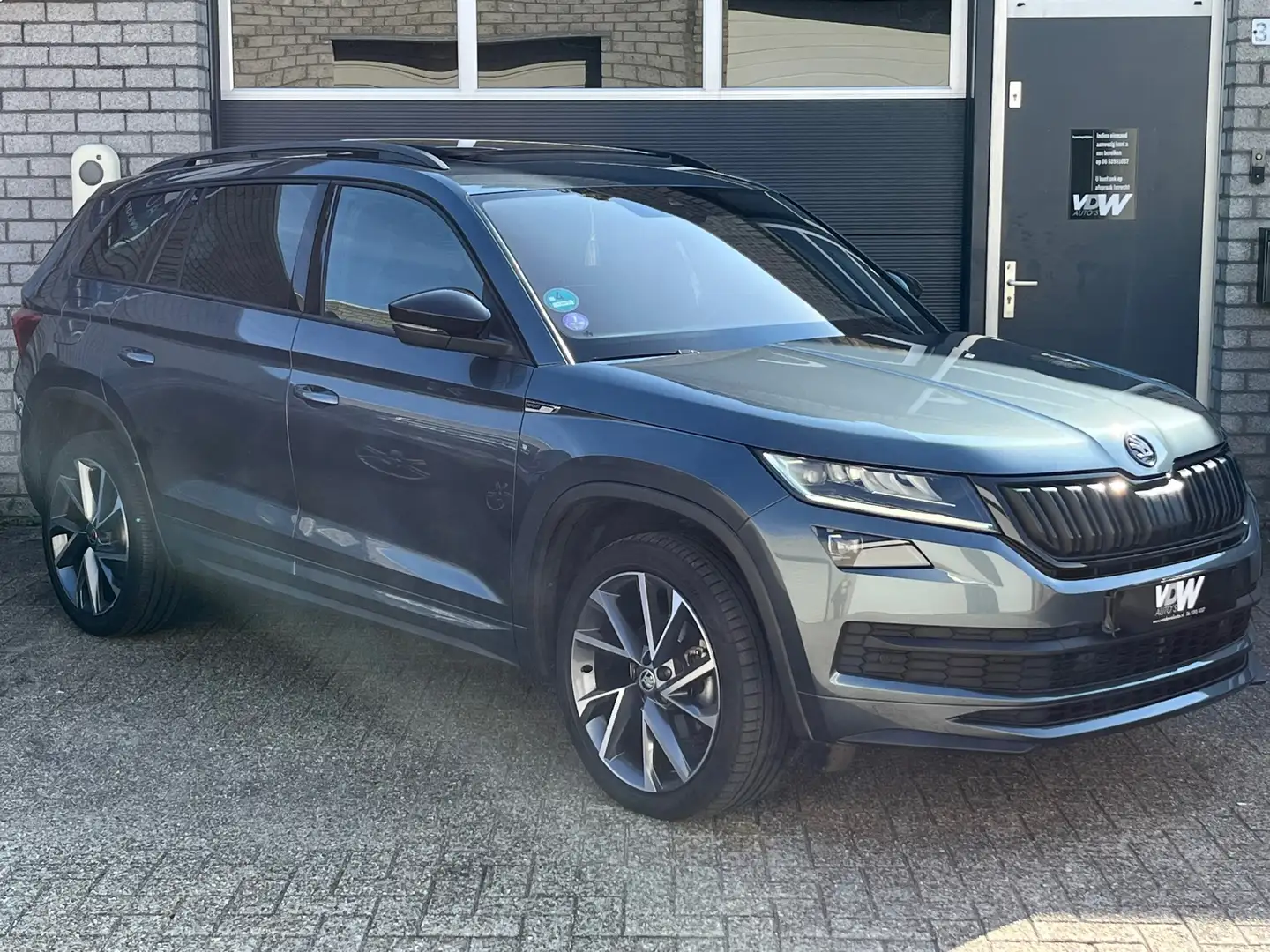 Skoda Kodiaq 1.5 TSI Sportline Business PANO N.A.P. Gris - 2